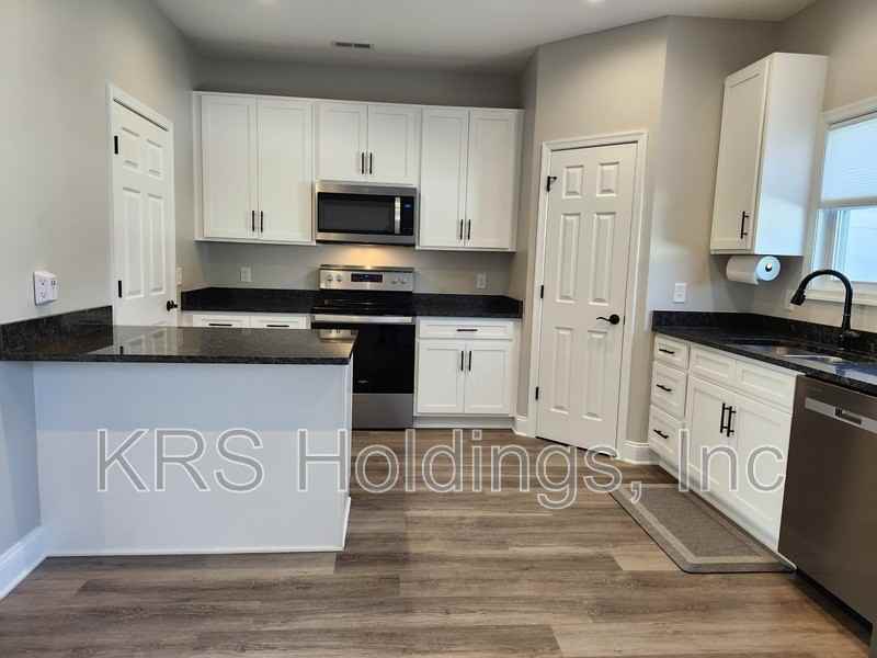 616 Zephyr Dr - Photo 6 of 20