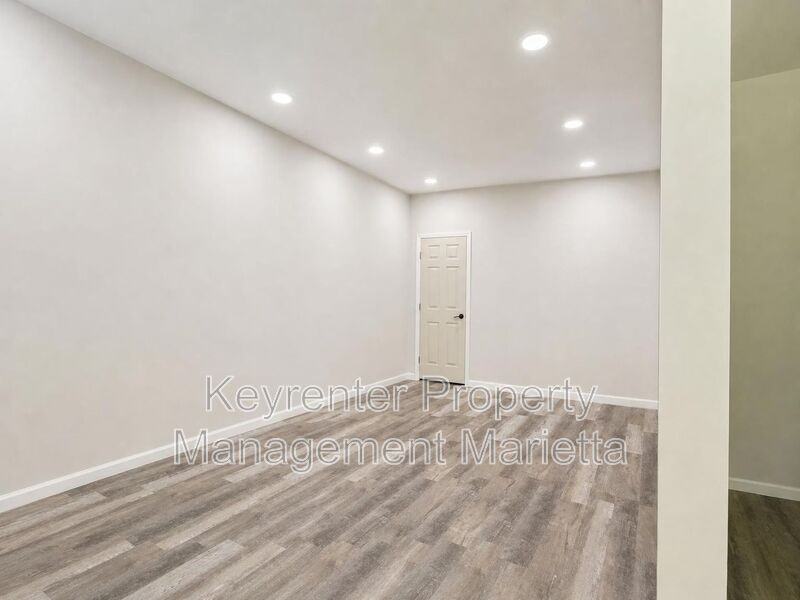 101 Honeydew Ln - Photo 4 of 47