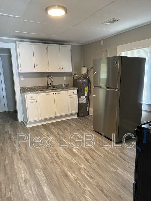 1019 Mason St - Photo 5 of 7