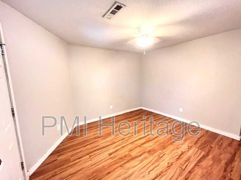 103 W Martin Luther King Jr Blvd #5 - Photo 2 of 7