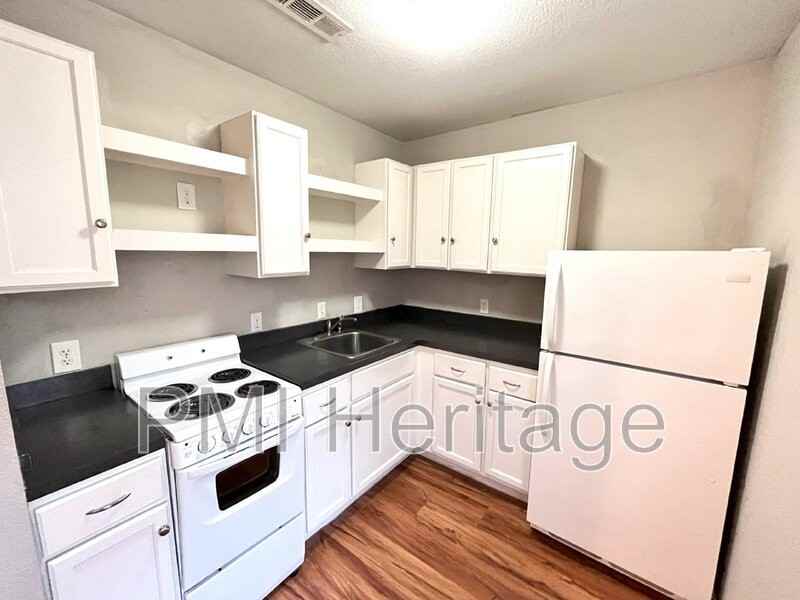 103 W Martin Luther King Jr Blvd #5 - Photo 3 of 7