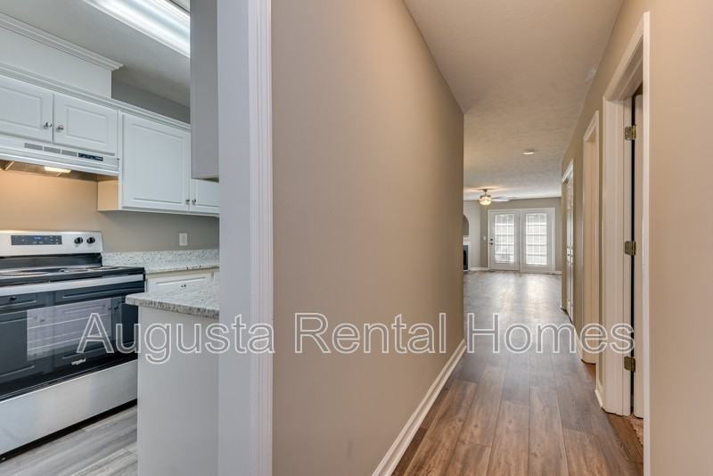 101 Kelly Dr - Photo 6 of 26