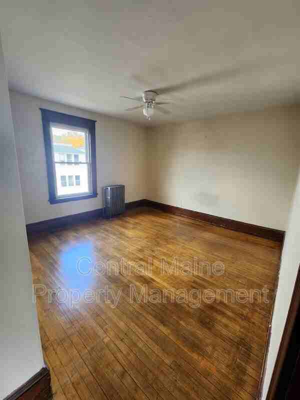 33 Bradley St #3R - Photo 3 of 13