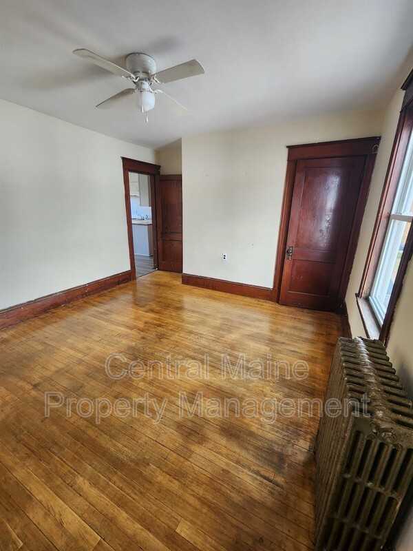 33 Bradley St #3R - Photo 4 of 13