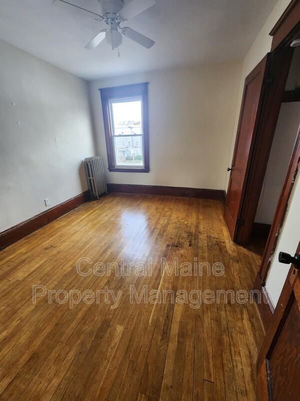 33 Bradley St #3R - Photo 5 of 13
