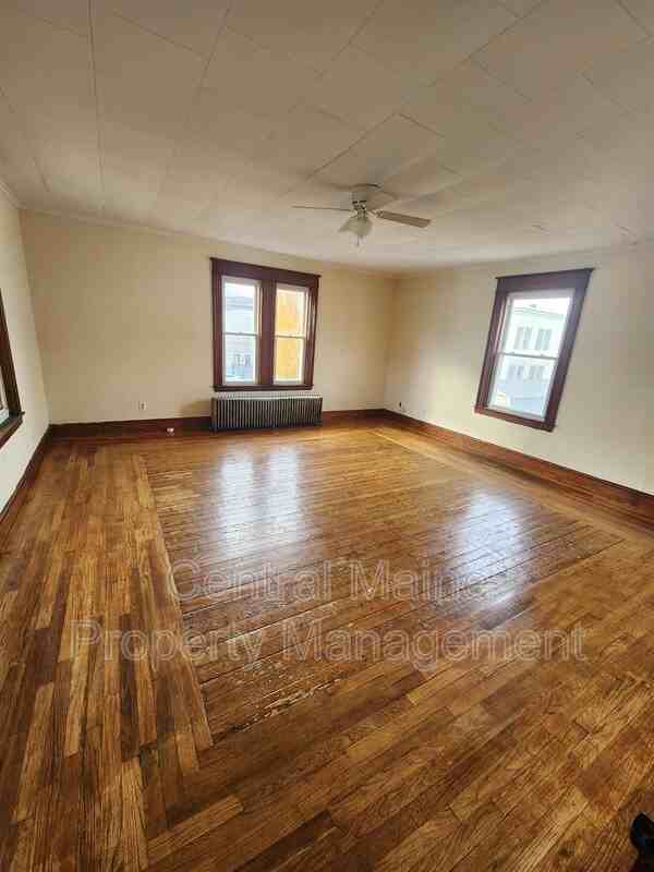 33 Bradley St #3R - Photo 7 of 13