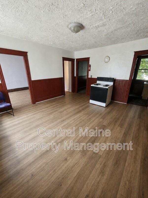 131 Horton St - Photo 3 of 14