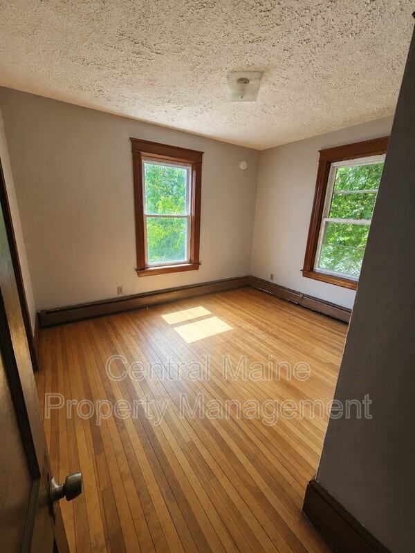131 Horton St - Photo 6 of 14
