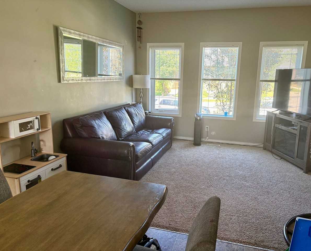 592 Mahogany Blvd Se - Photo 3 of 18