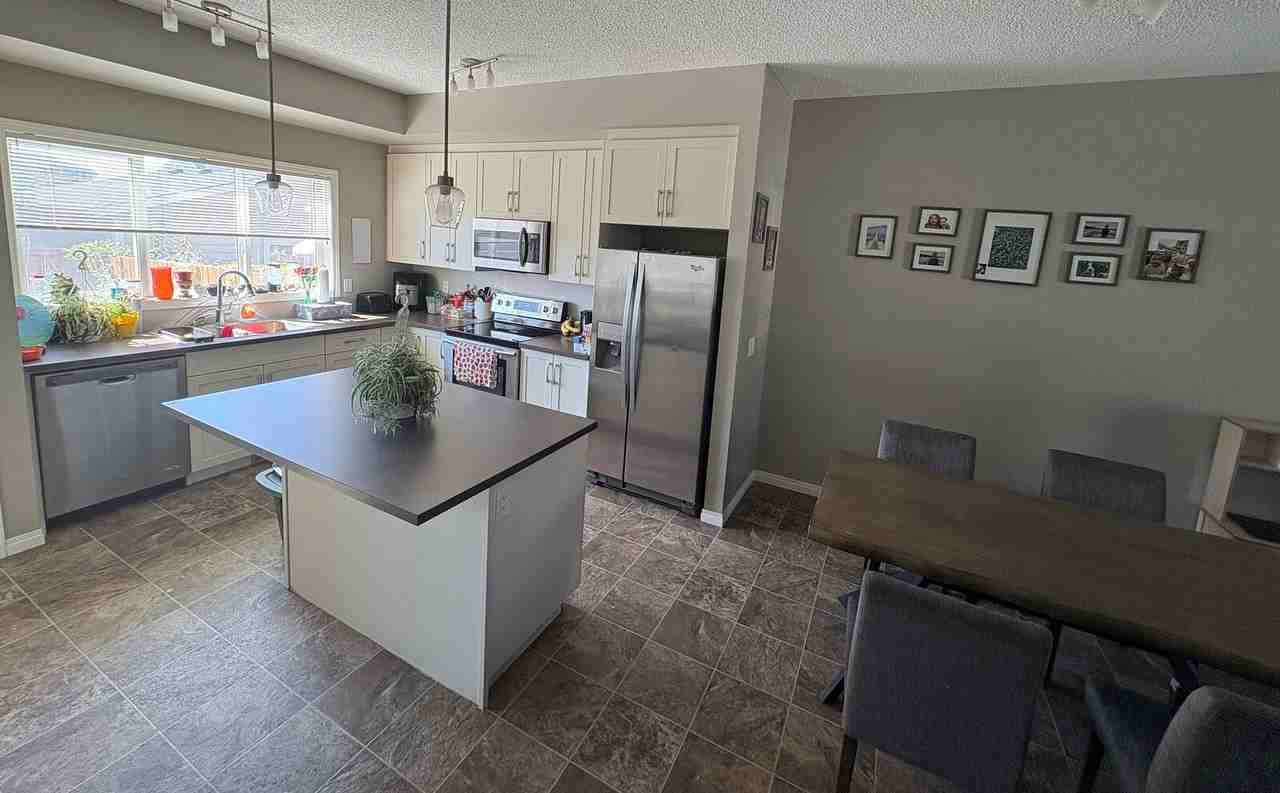 592 Mahogany Blvd Se - Photo 4 of 18