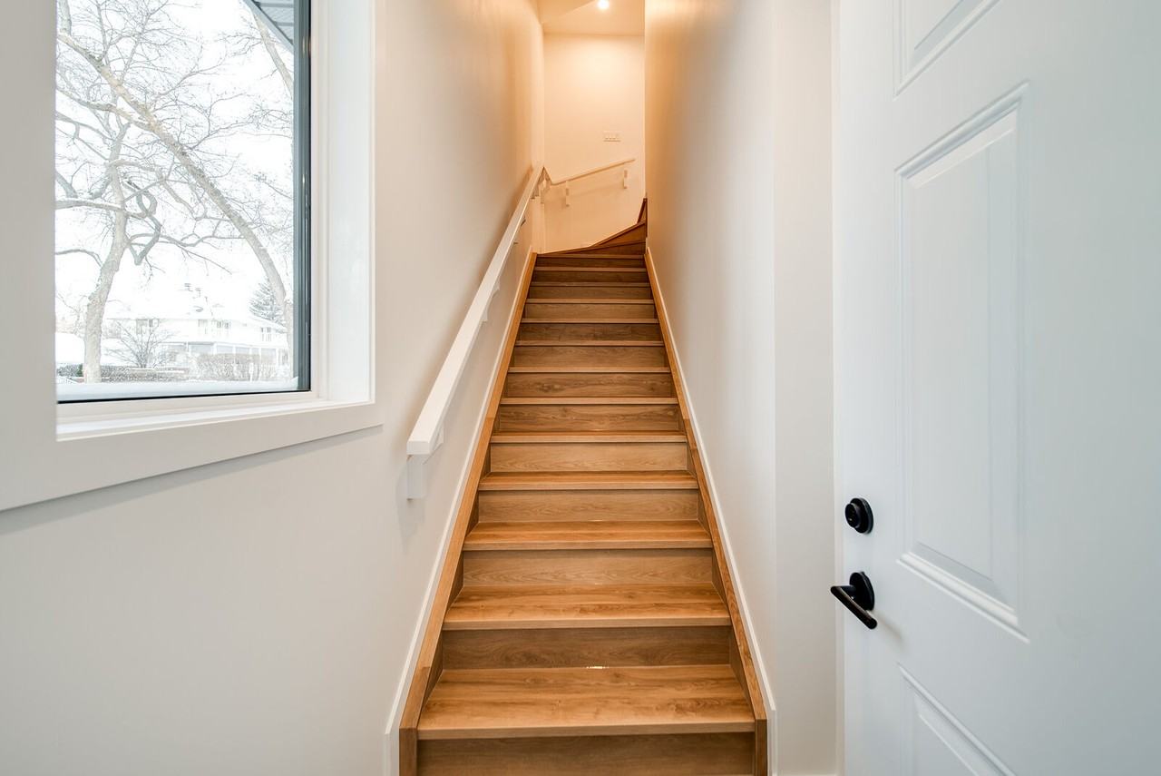11127 62 St Nw - Photo 2 of 33