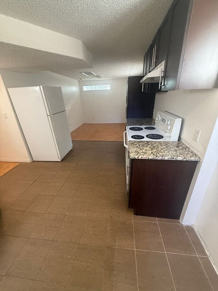 6524 112 St Nw - Photo 5 of 12
