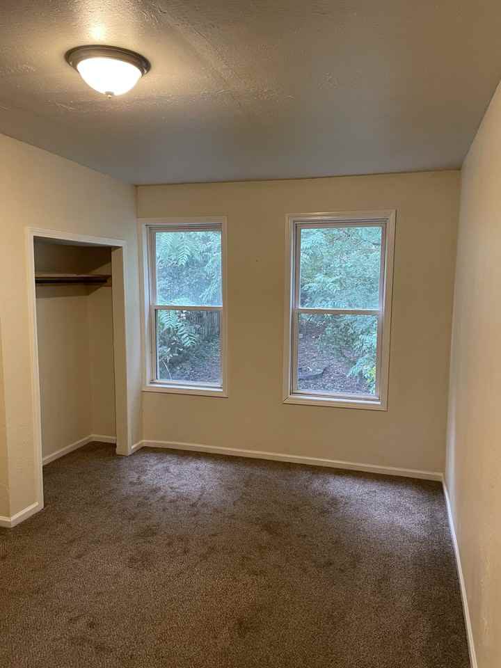 419 Grace St #NA - Photo 7 of 17