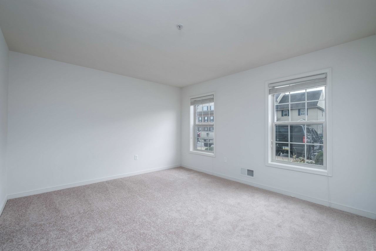 519 Talon Dr - Photo 6 of 15