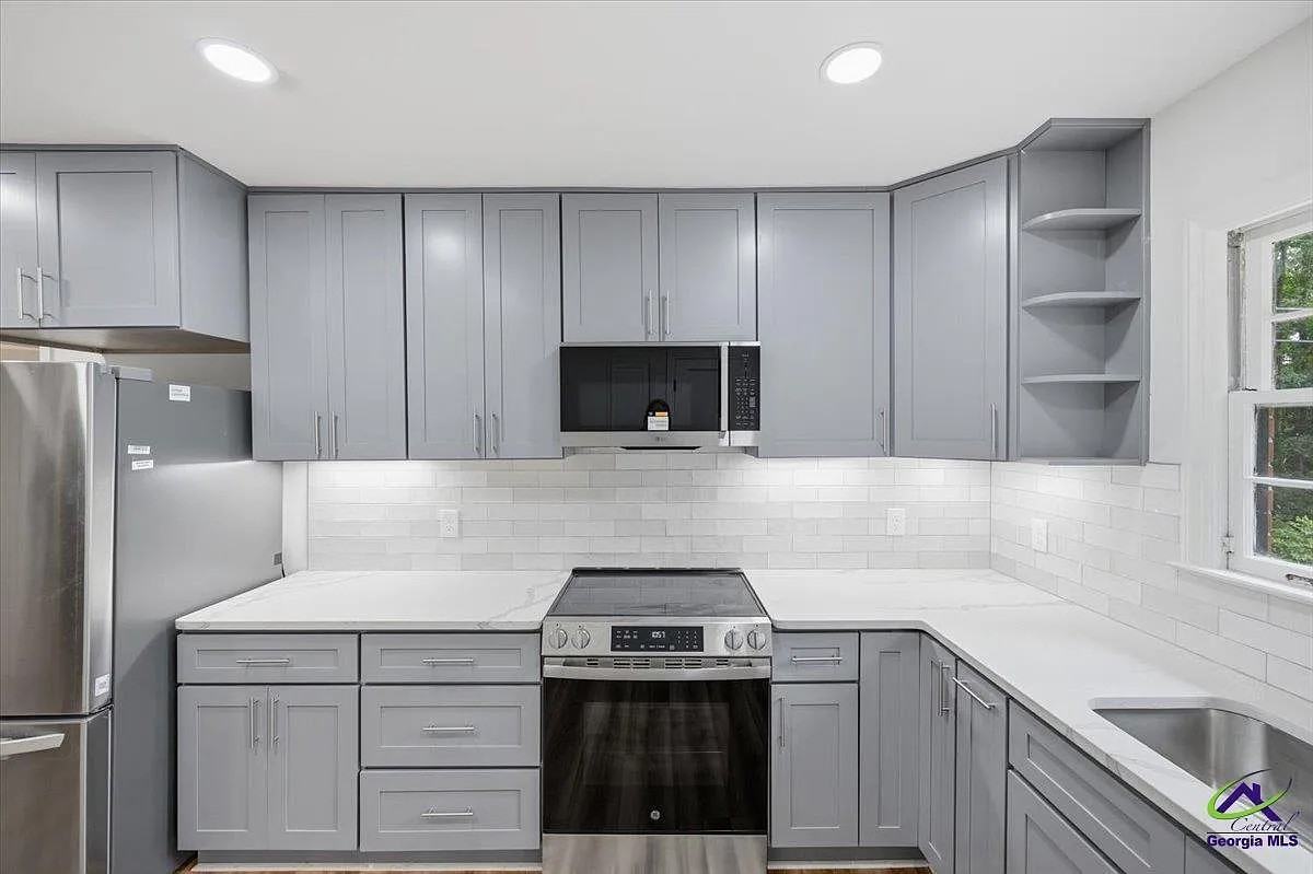 1320 Briarcliff Rd #NA - Photo 3 of 22