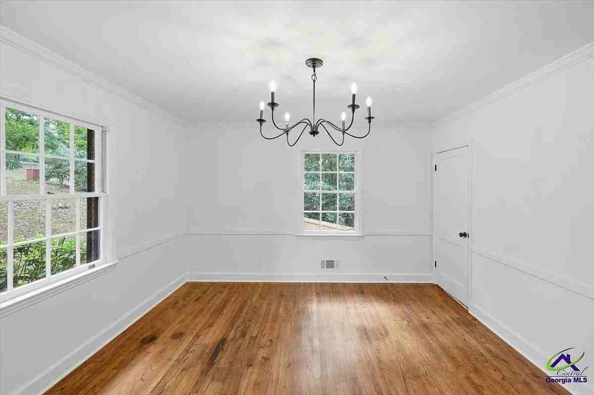 1320 Briarcliff Rd #NA - Photo 5 of 22