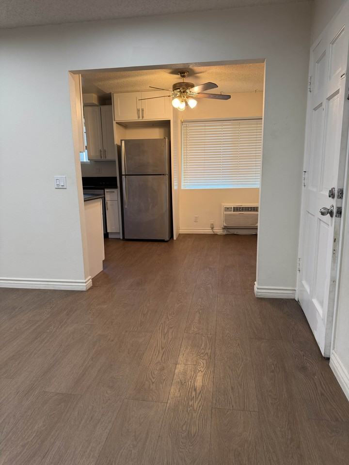 1401 Monterey Rd #5 - Photo 3 of 15