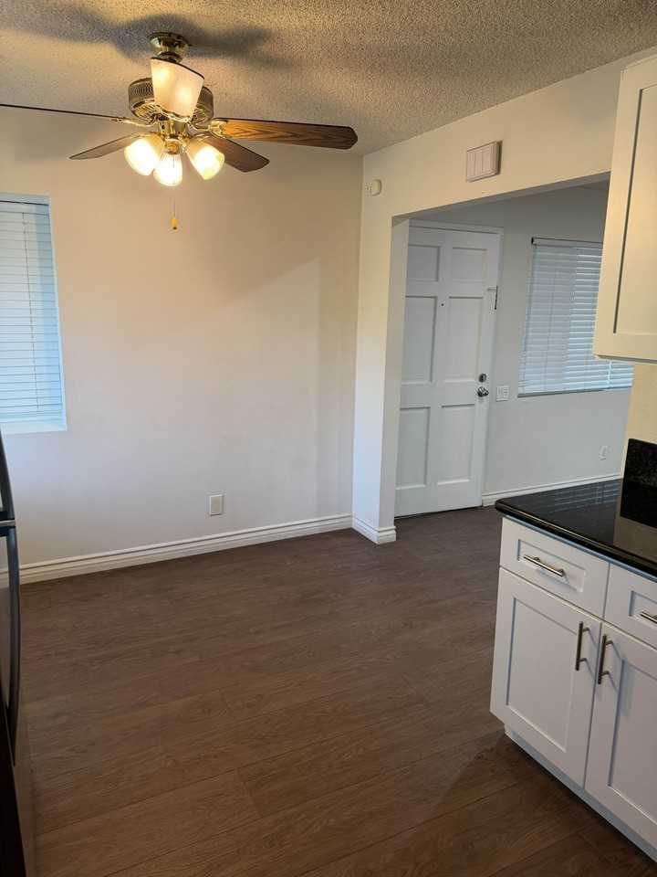 1401 Monterey Rd #5 - Photo 4 of 15