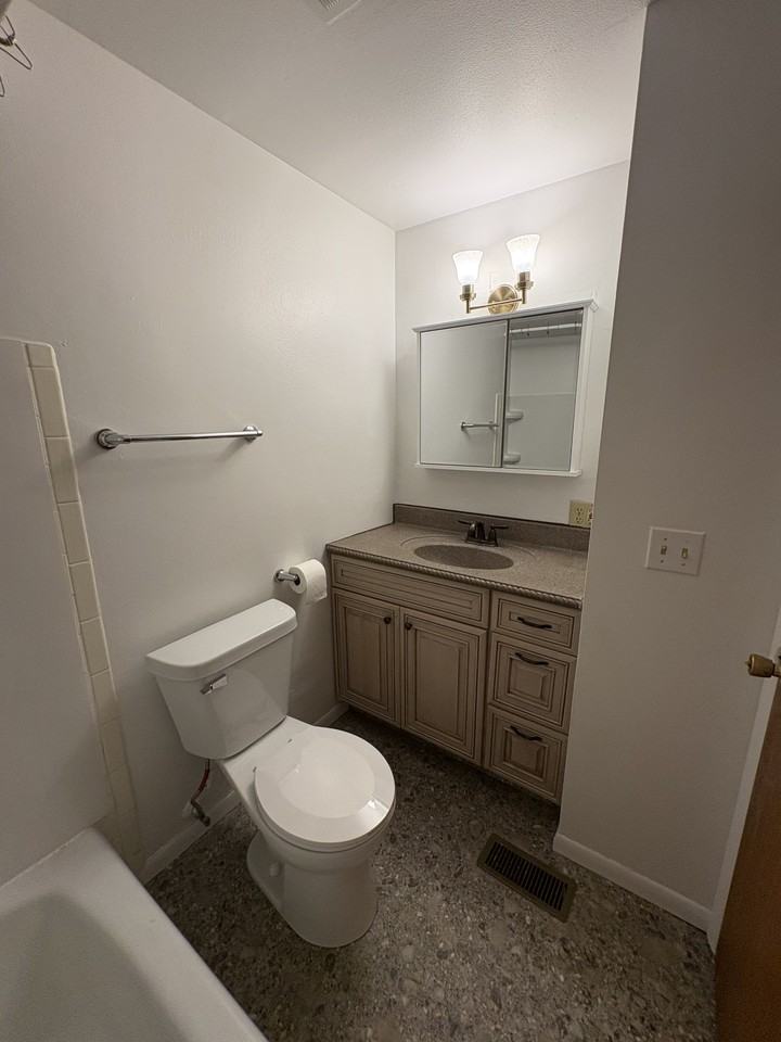 214 Euclid Ave #214 - Photo 3 of 20