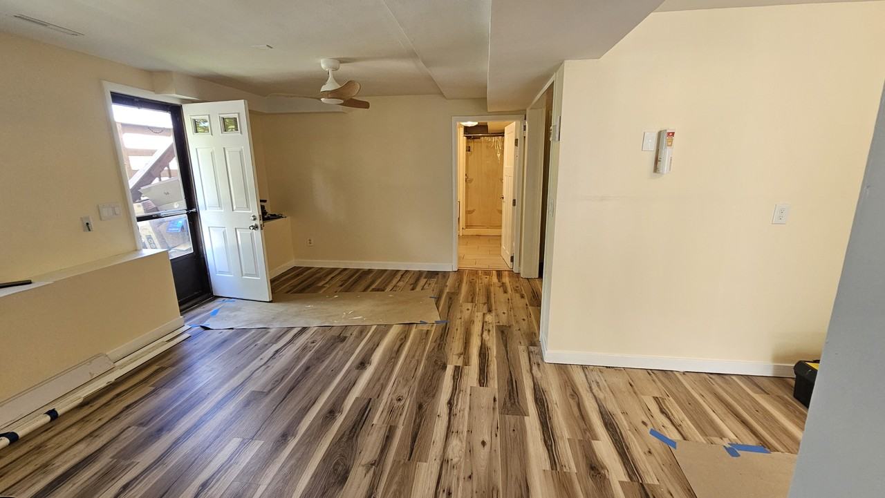 886 Howe Ave #A - Photo 2 of 10