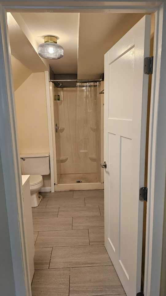 886 Howe Ave #A - Photo 5 of 10