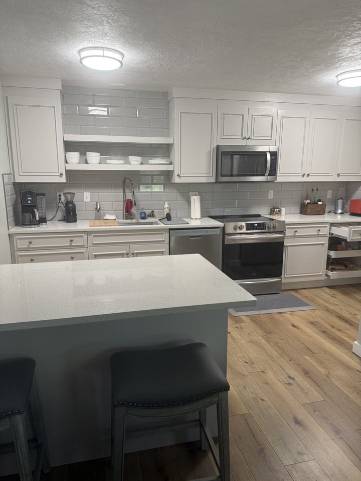 1780 Balboa Dr #F - Photo 2 of 4