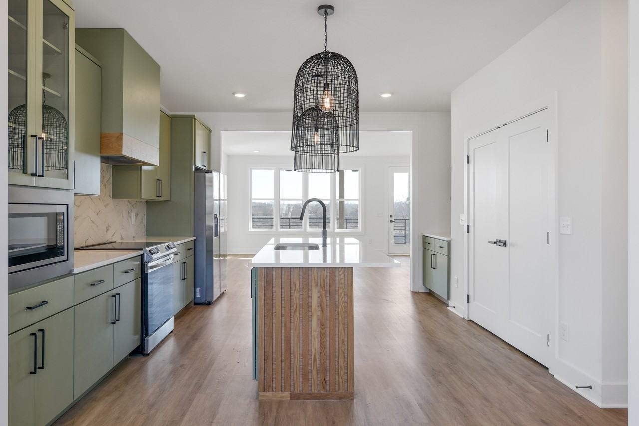 1018 Alice St #NA - Photo 2 of 50