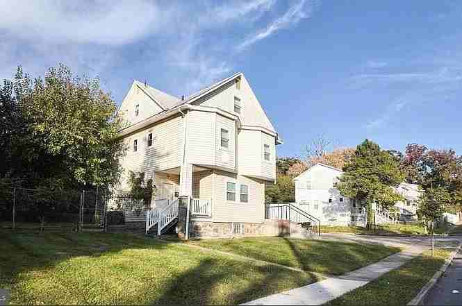 712 Winston Ave #1 - Photo 2 of 11