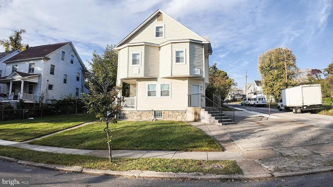 712 Winston Ave #1 - Photo 6 of 11