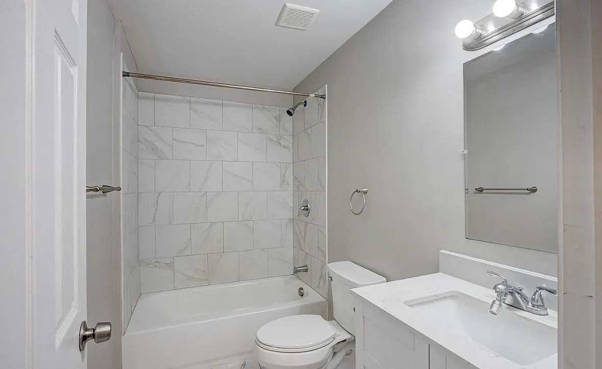 712 Winston Ave #1 - Photo 7 of 11