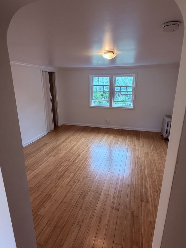 931 James Ave #2 - Photo 2 of 9