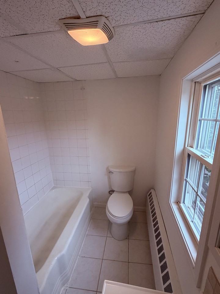 931 James Ave #2 - Photo 4 of 9