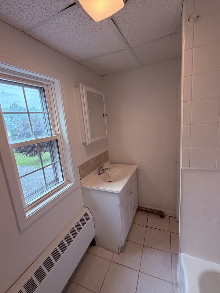 931 James Ave #2 - Photo 5 of 9