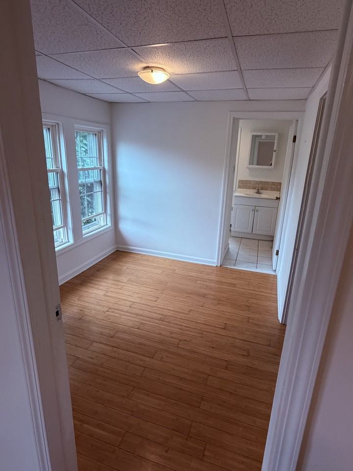931 James Ave #2 - Photo 6 of 9