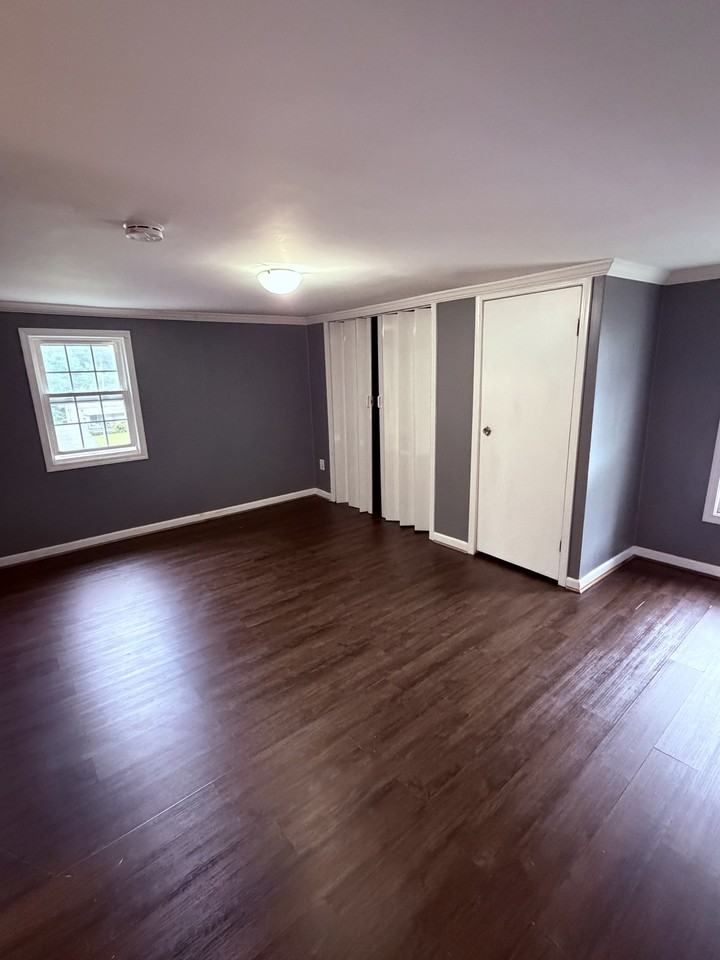 931 James Ave #2 - Photo 7 of 9