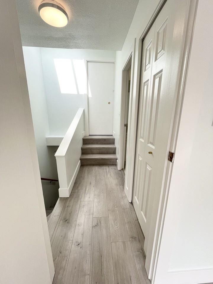 17720 60 Ave - Photo 2 of 20