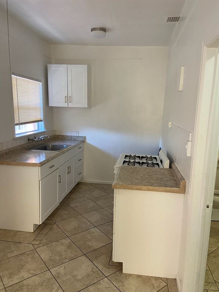 Isabel Apartments, LLC - Photo 3 of 22