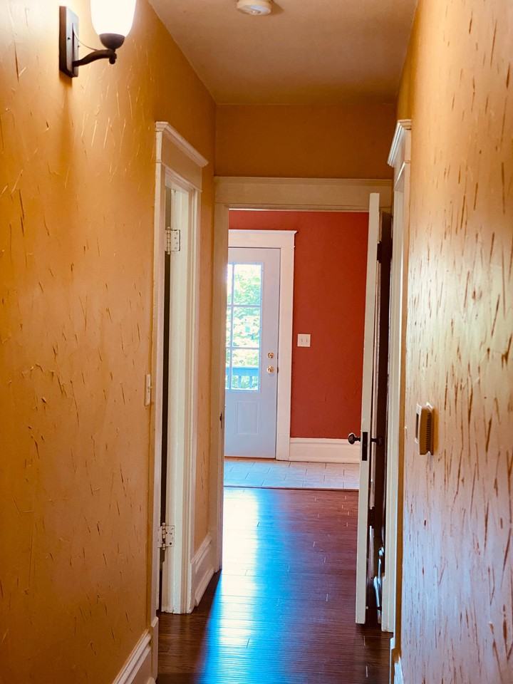 569 Jefferson Ave Se #1 - Photo 3 of 13