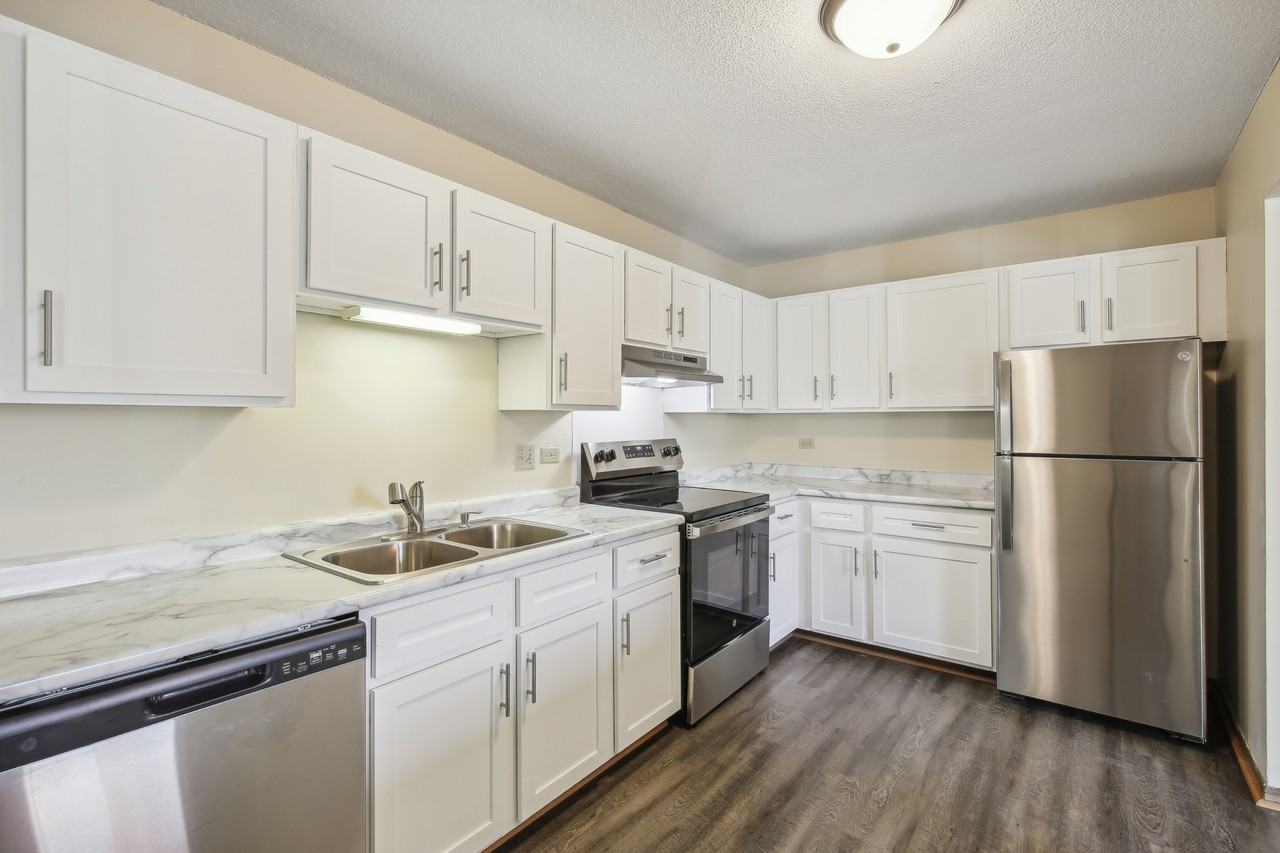 13336 Parkwood Dr #219 - Photo 3 of 31