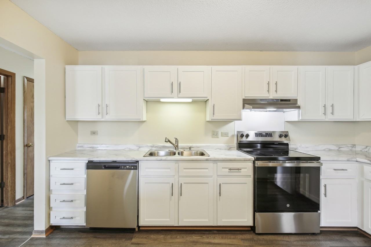 13336 Parkwood Dr #219 - Photo 4 of 31