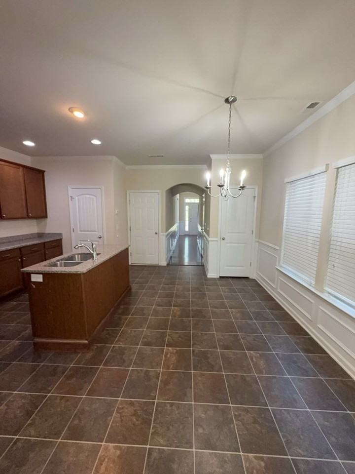 204 Ashmore Ln - Photo 3 of 29