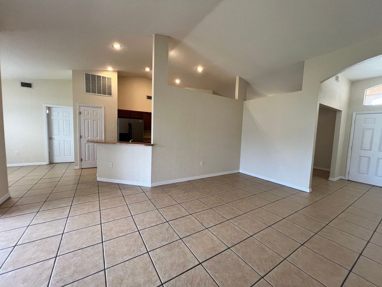 2202 Morning Mist Ave - Photo 4 of 25