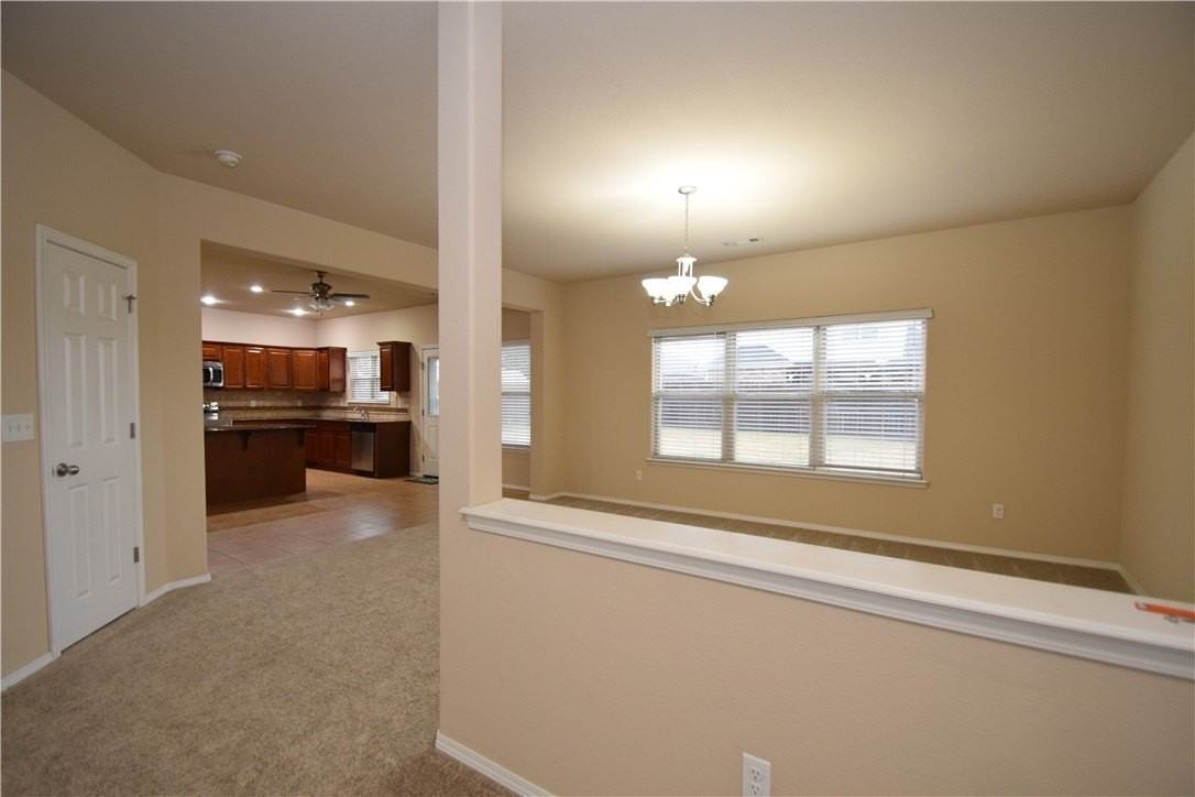 2914 N 14th Ct - Photo 4 of 22
