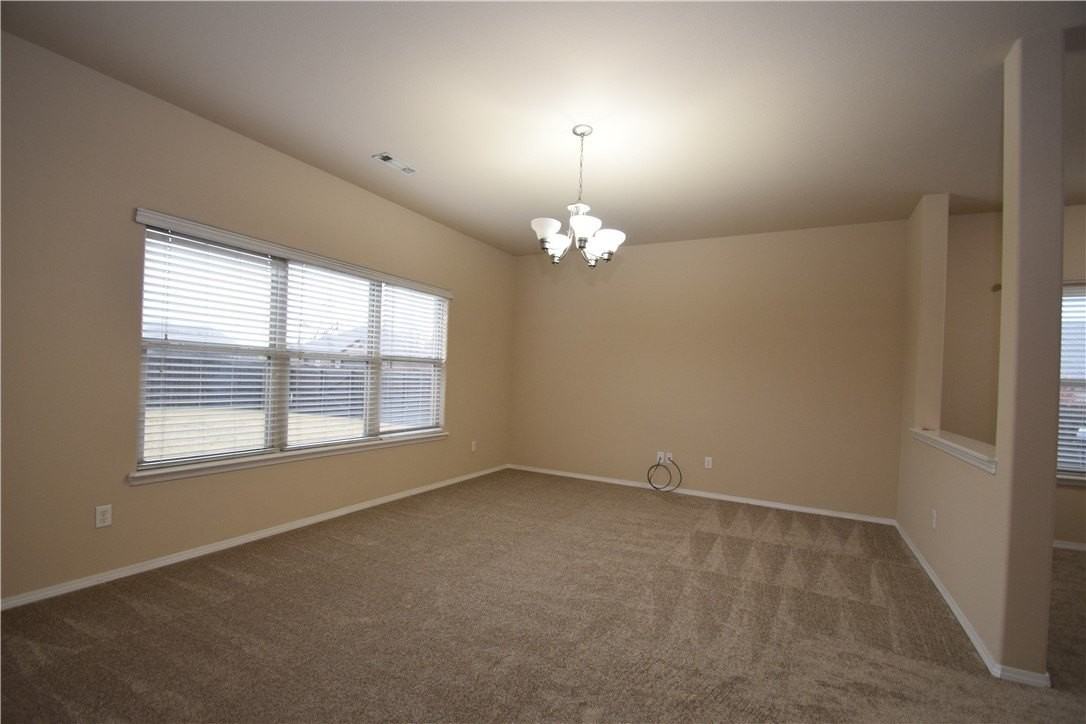 2914 N 14th Ct - Photo 5 of 22