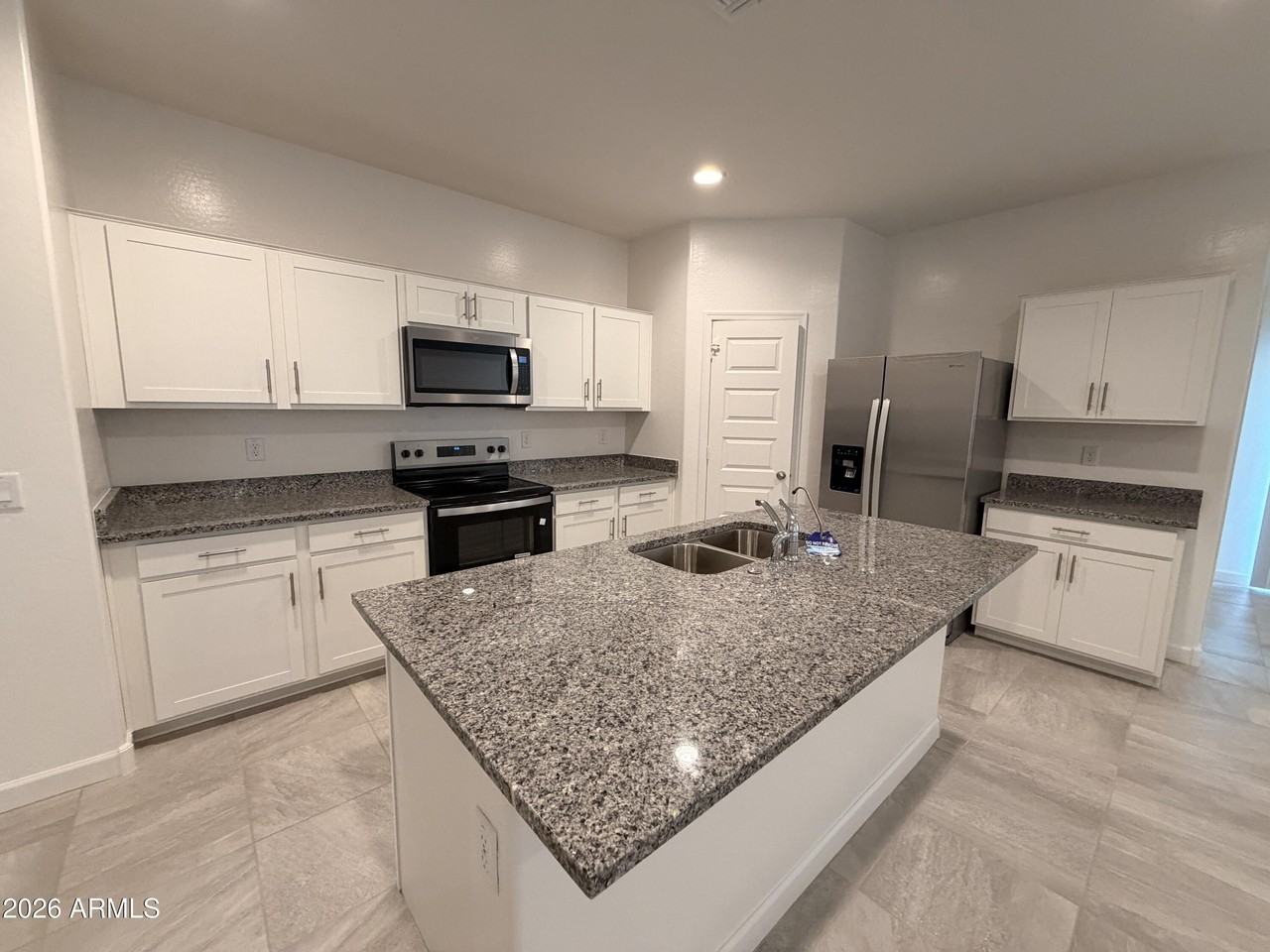 1481 N Fenway Dr - Photo 3 of 50
