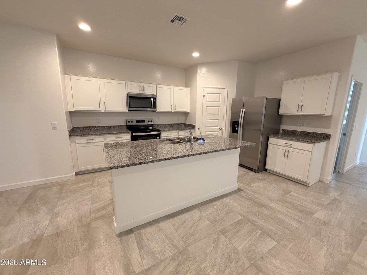 1481 N Fenway Dr - Photo 5 of 50
