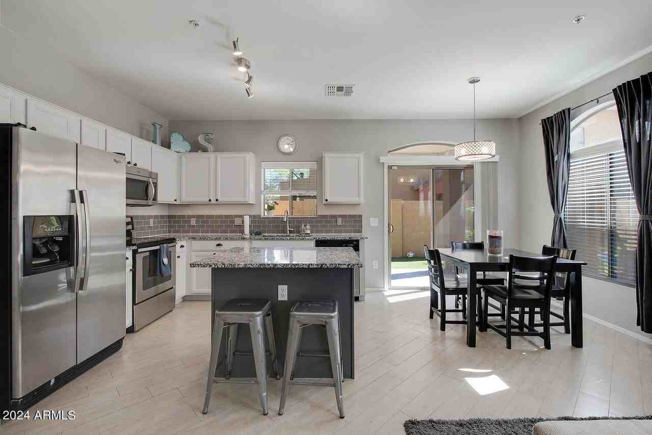 2250 E Deer Valley Rd #85 - Photo 4 of 25
