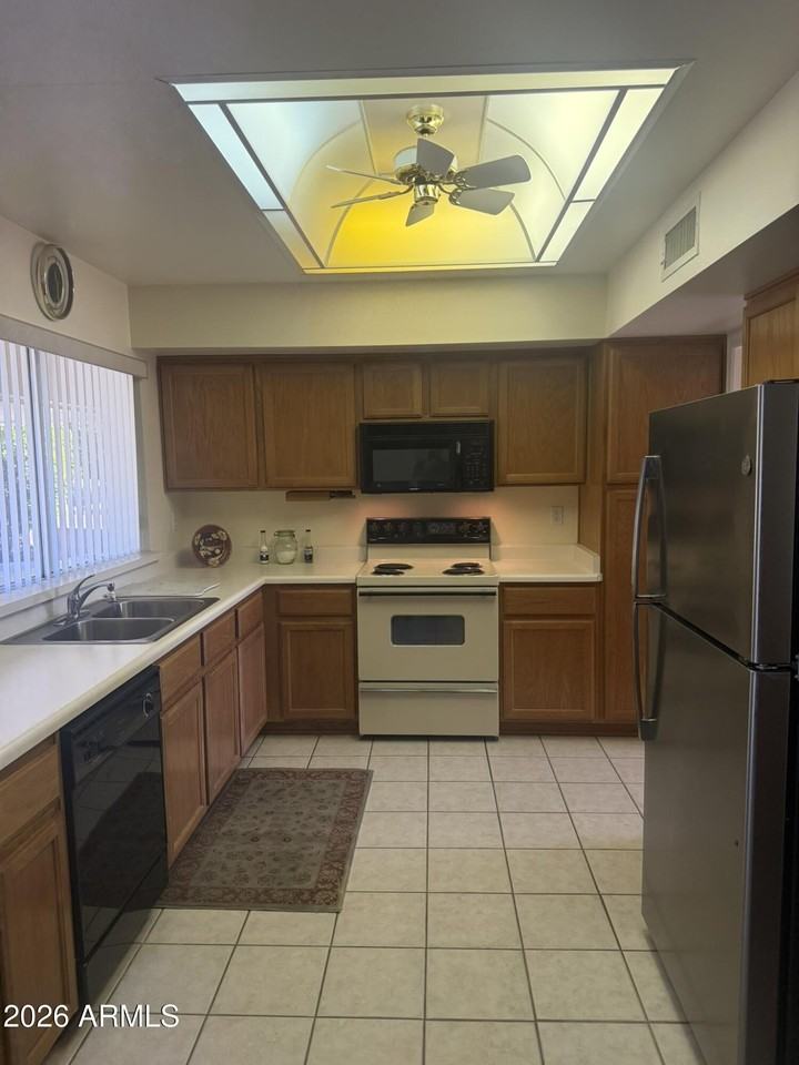 14518 W Heritage Dr - Photo 7 of 18