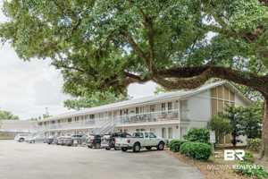 featured image of 208 Fairhope Ave #18