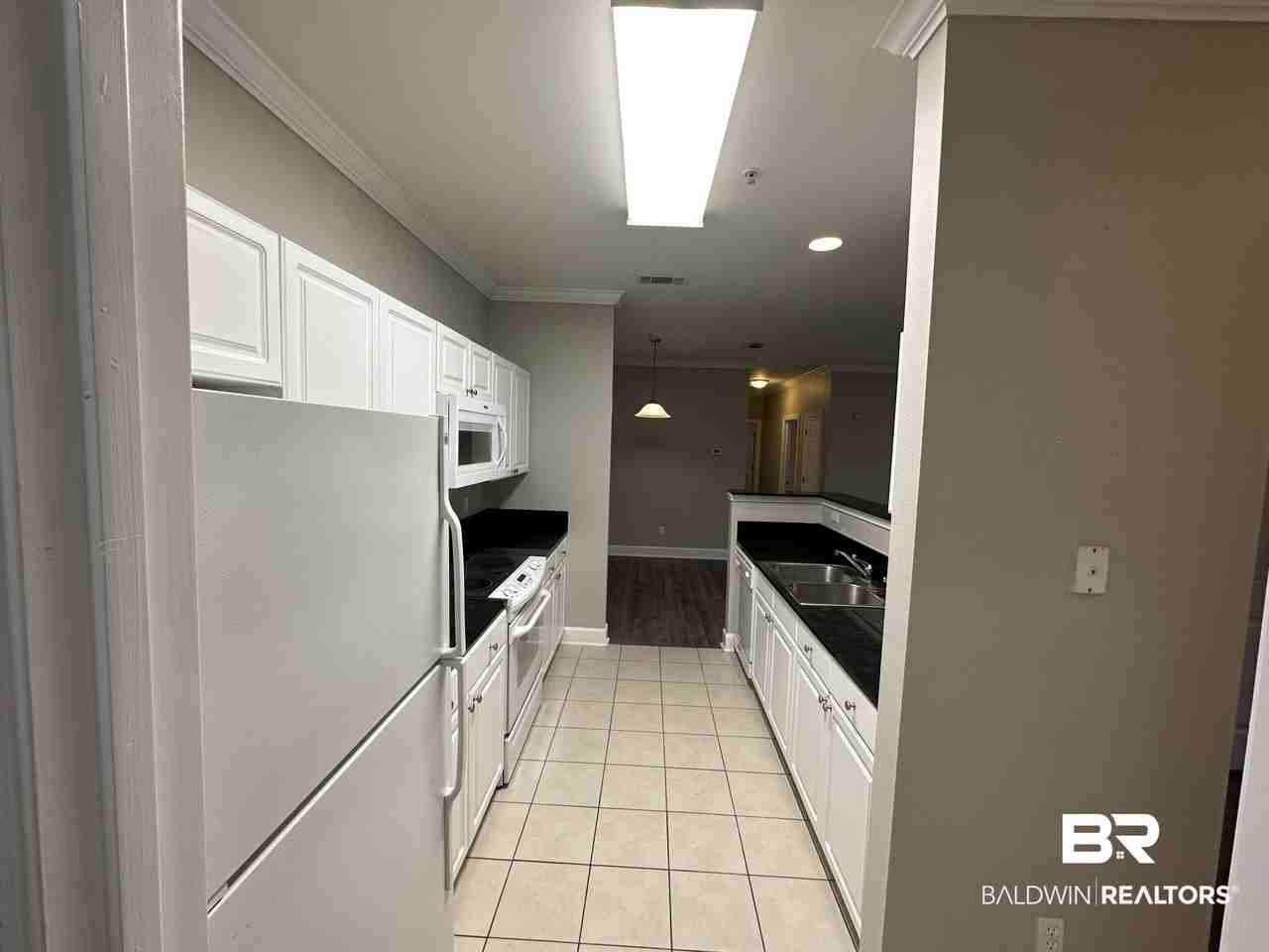 450 Park Ave #104 - Photo 3 of 12